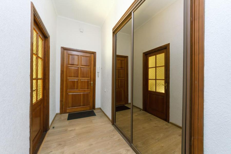 Flat Kyiv Exterior foto