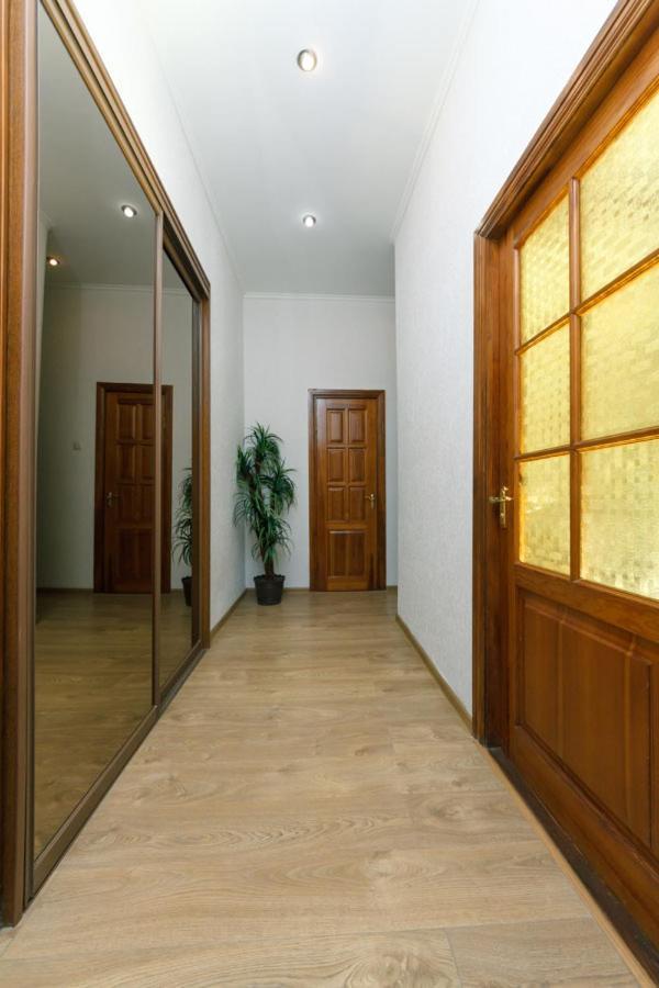 Flat Kyiv Exterior foto